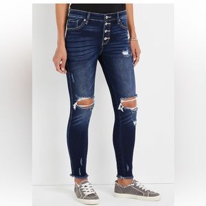 Kancan skinny curvy high rise frayed hem Jean size 29. Worn one time.